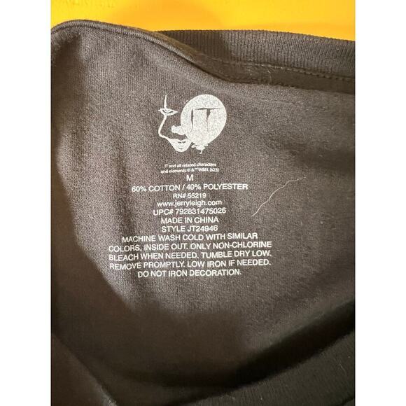 IT Pennywise You’ll Float Too Red Balloon Black Short Sleeve Graphic Tee NWOT - Picture 5 of 5
